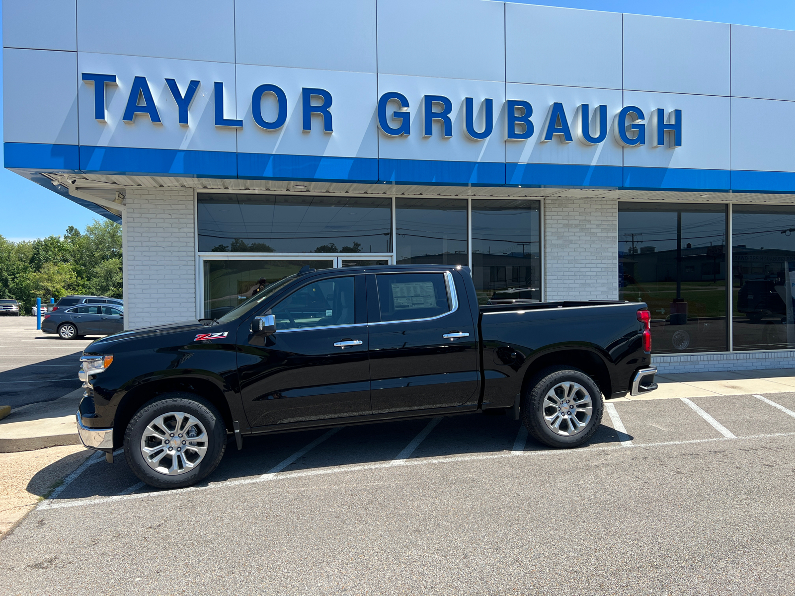 2024 Chevrolet Silverado 1500 LTZ 1