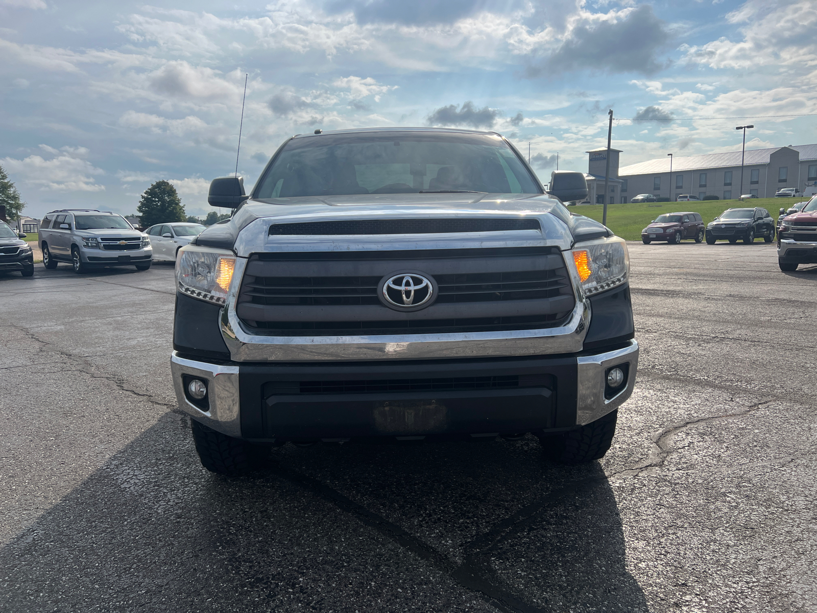 2015 Toyota Tundra 4WD Truck  2