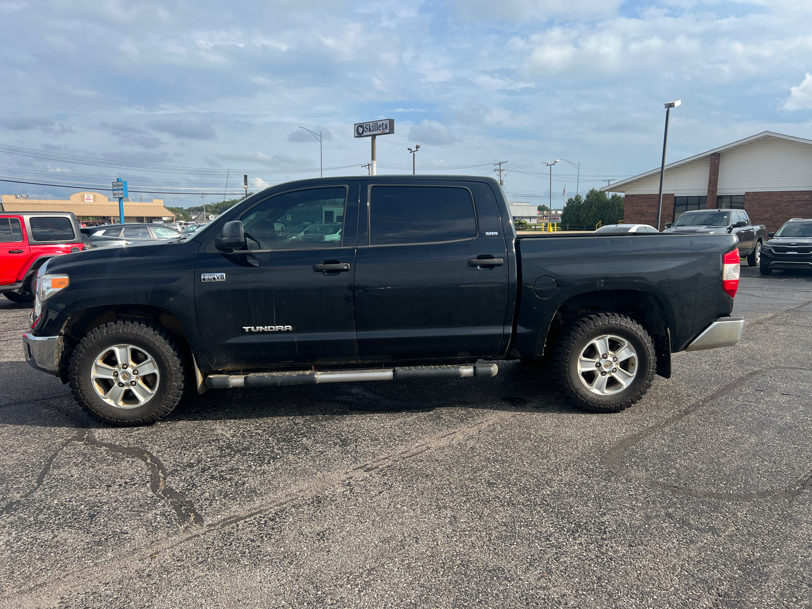 2015 Toyota Tundra 4WD Truck  6