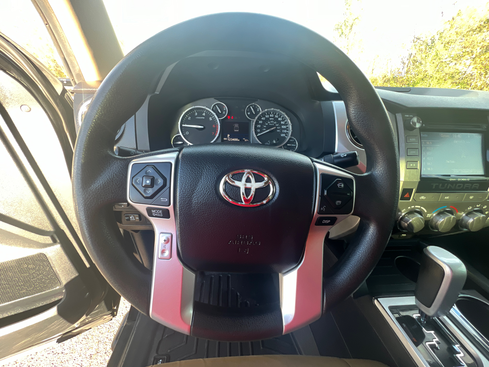 2015 Toyota Tundra 4WD Truck  20