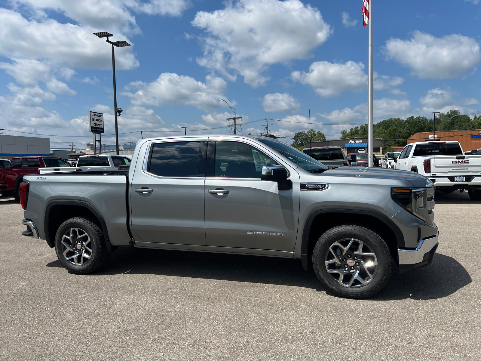 2024 GMC Sierra 1500 SLE 3