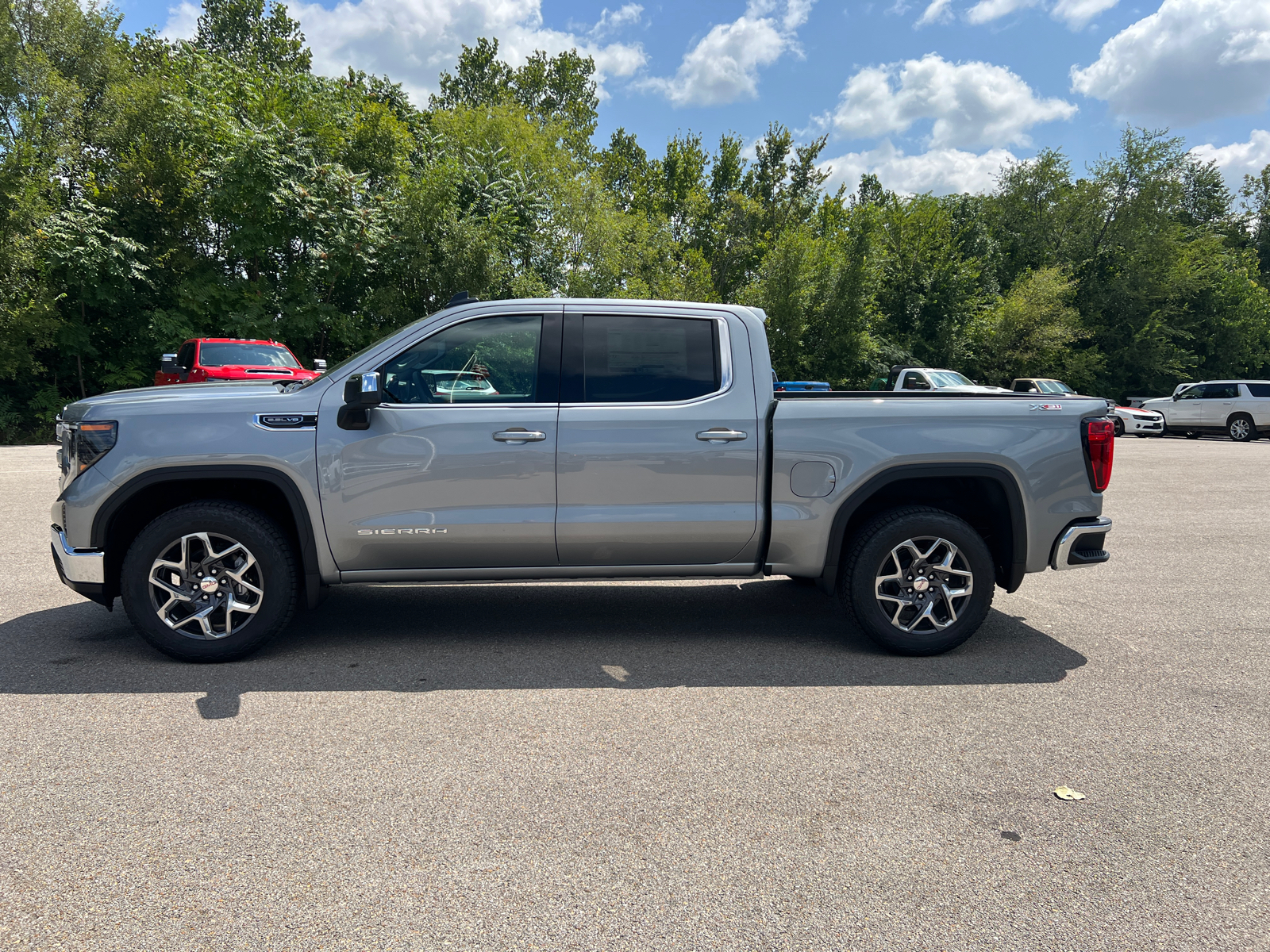 2024 GMC Sierra 1500 SLE 9