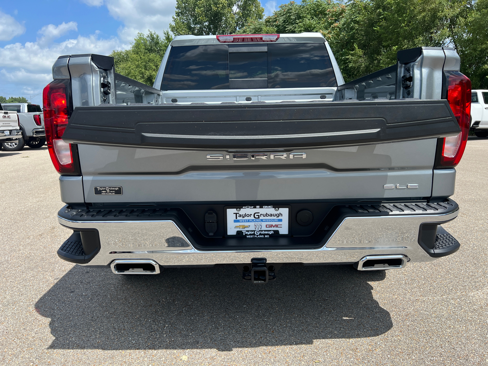 2024 GMC Sierra 1500 SLE 13