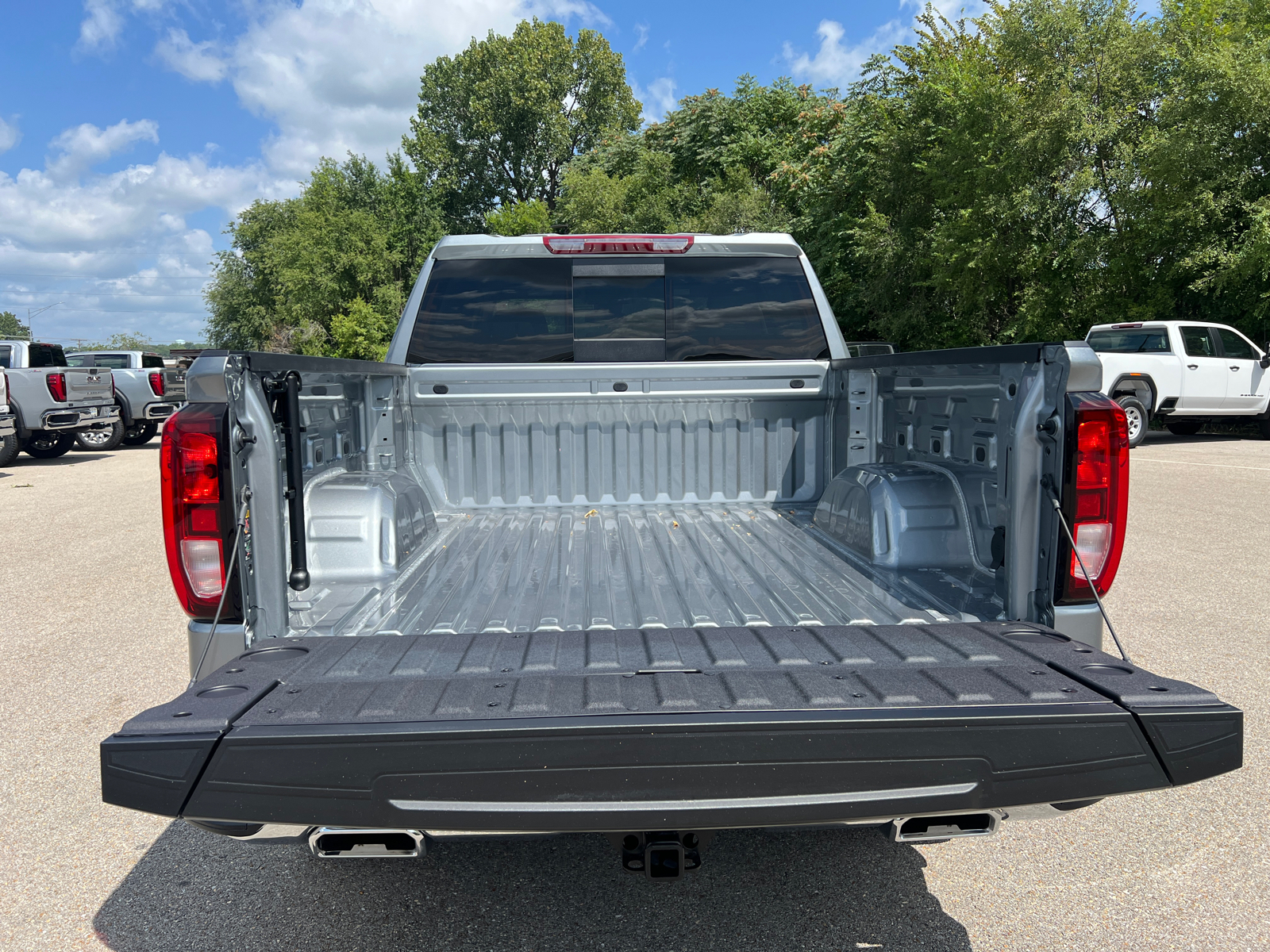 2024 GMC Sierra 1500 SLE 14