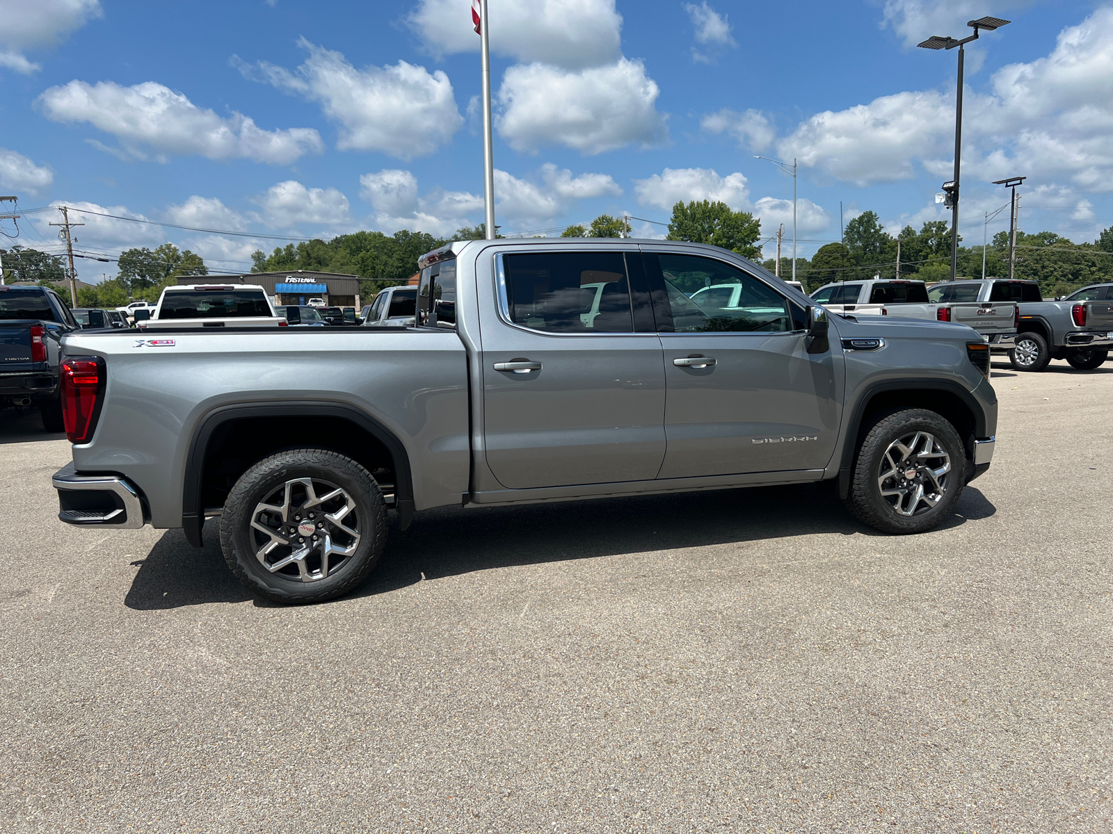 2024 GMC Sierra 1500 SLE 15