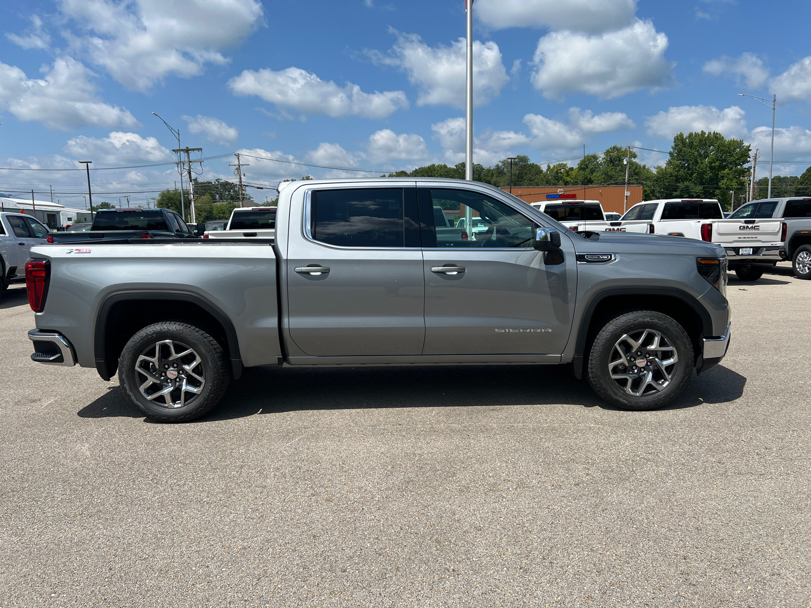 2024 GMC Sierra 1500 SLE 17