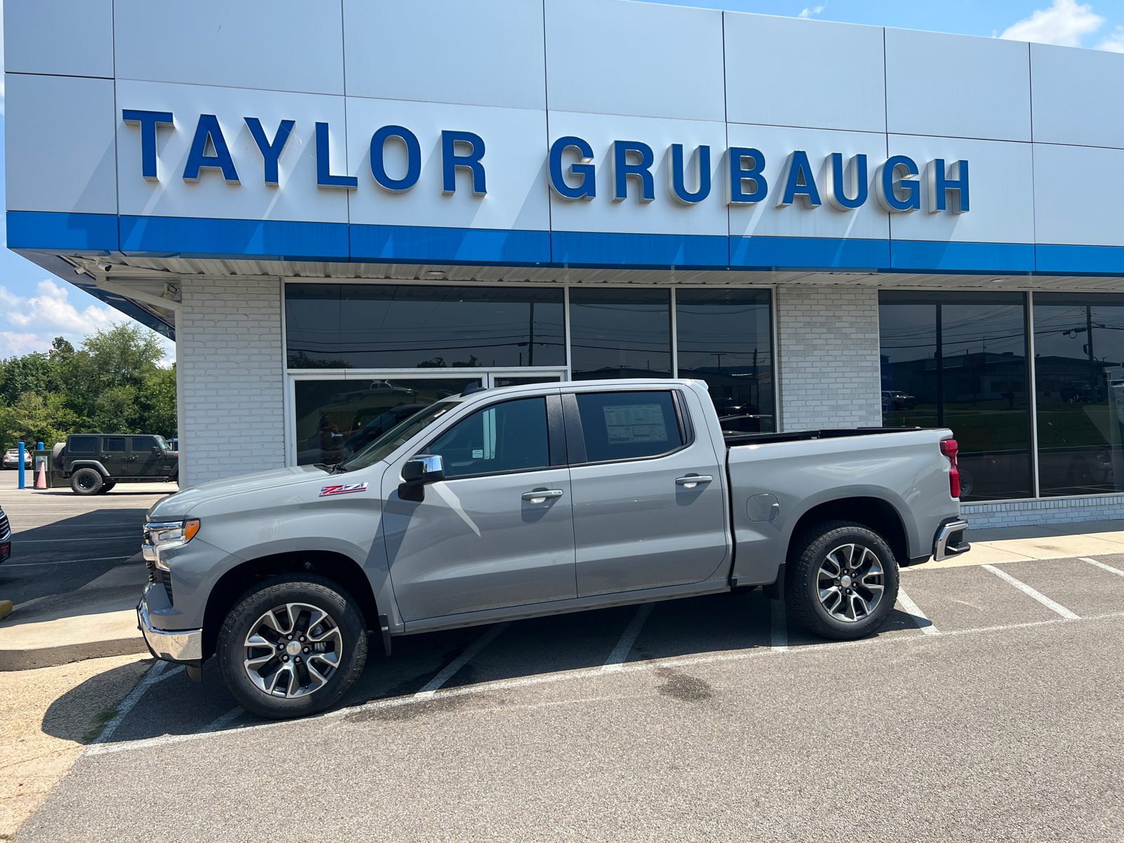 2024 Chevrolet Silverado 1500 LT 1