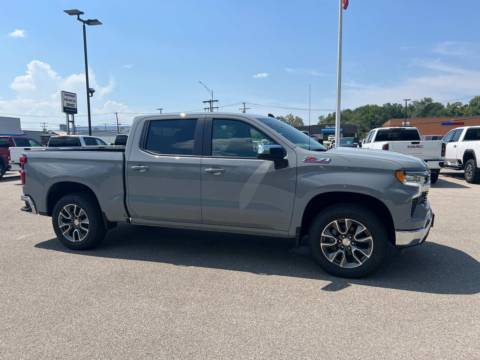 2024 Chevrolet Silverado 1500 LT 3