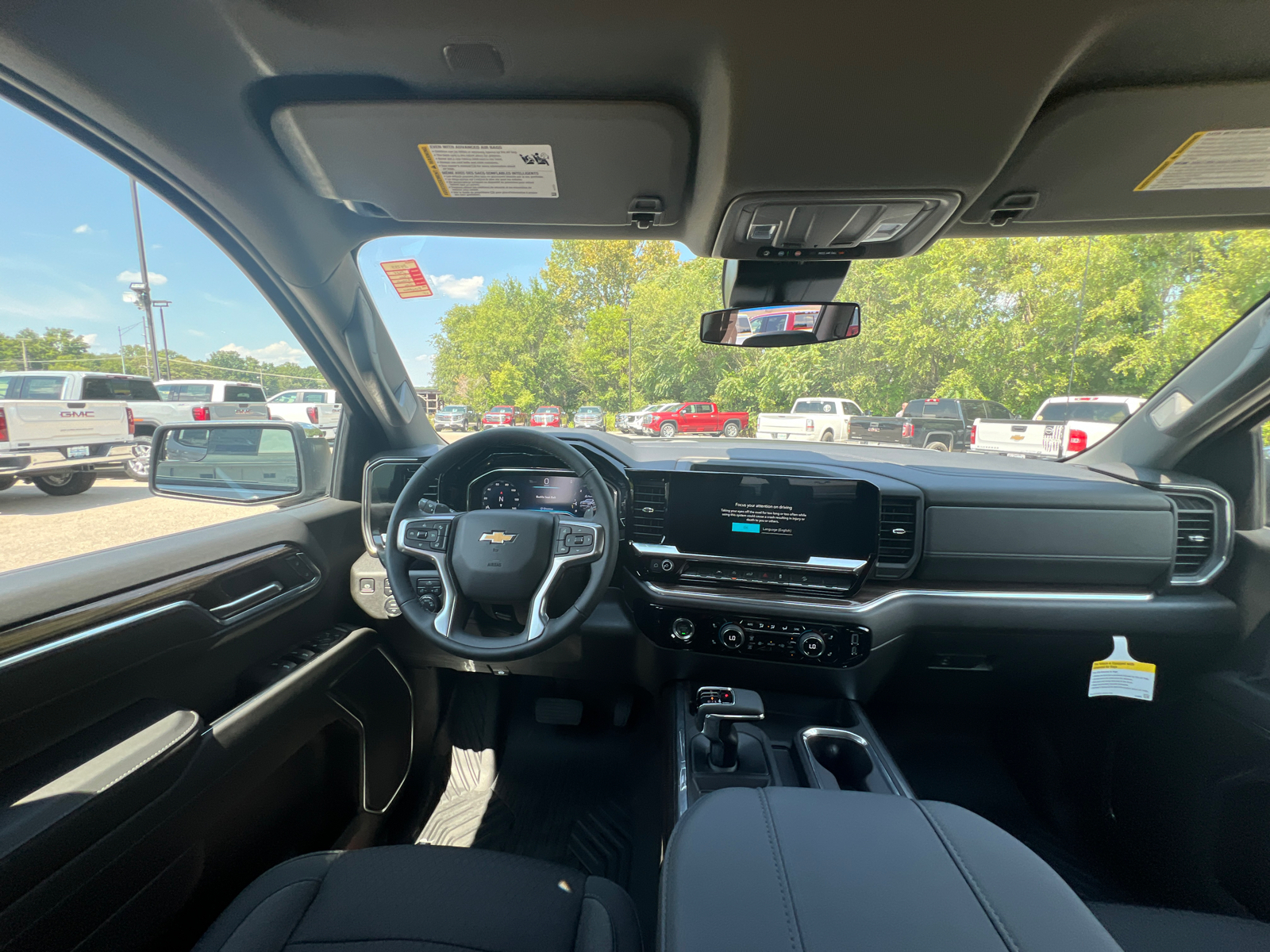 2024 Chevrolet Silverado 1500 LT 32