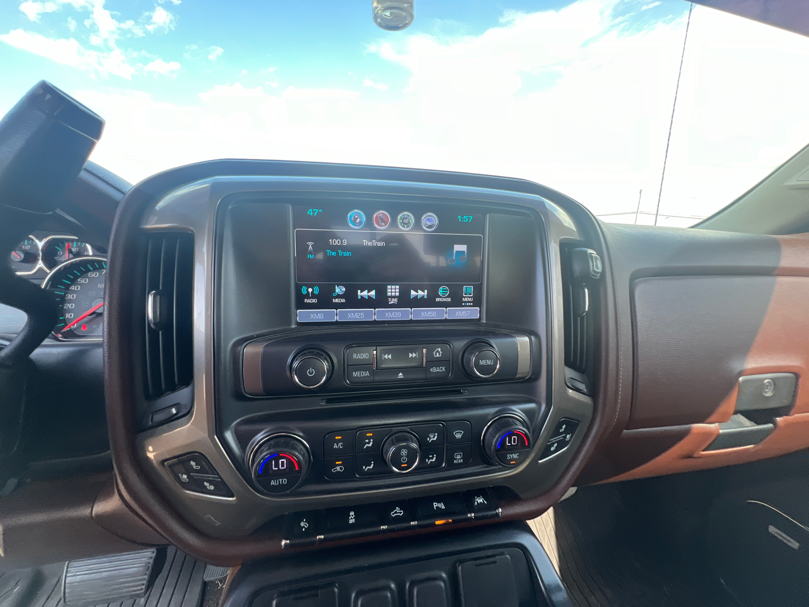 2017 Chevrolet Silverado 1500 High Country 17