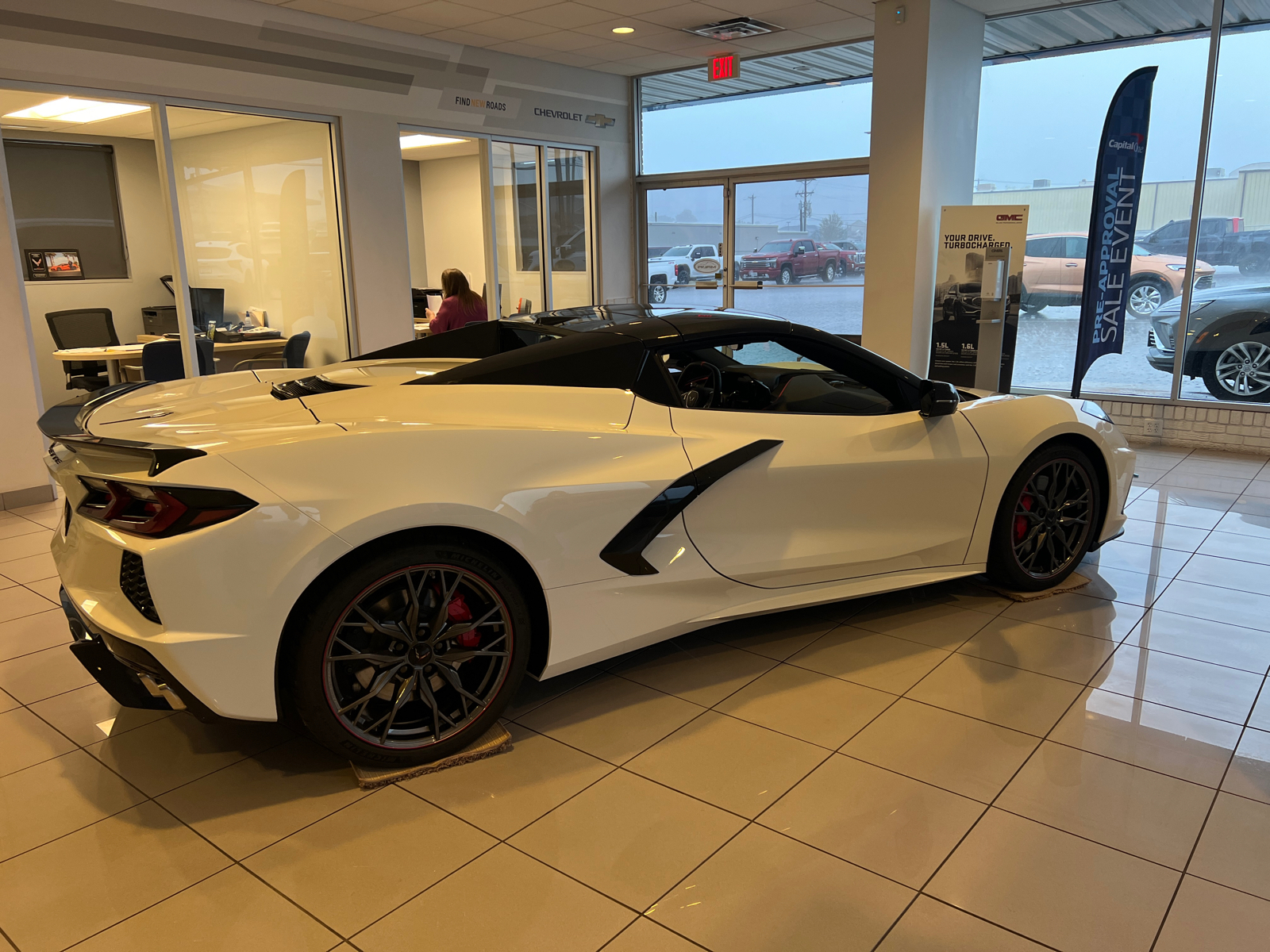 2024 Chevrolet Corvette 2LT 8