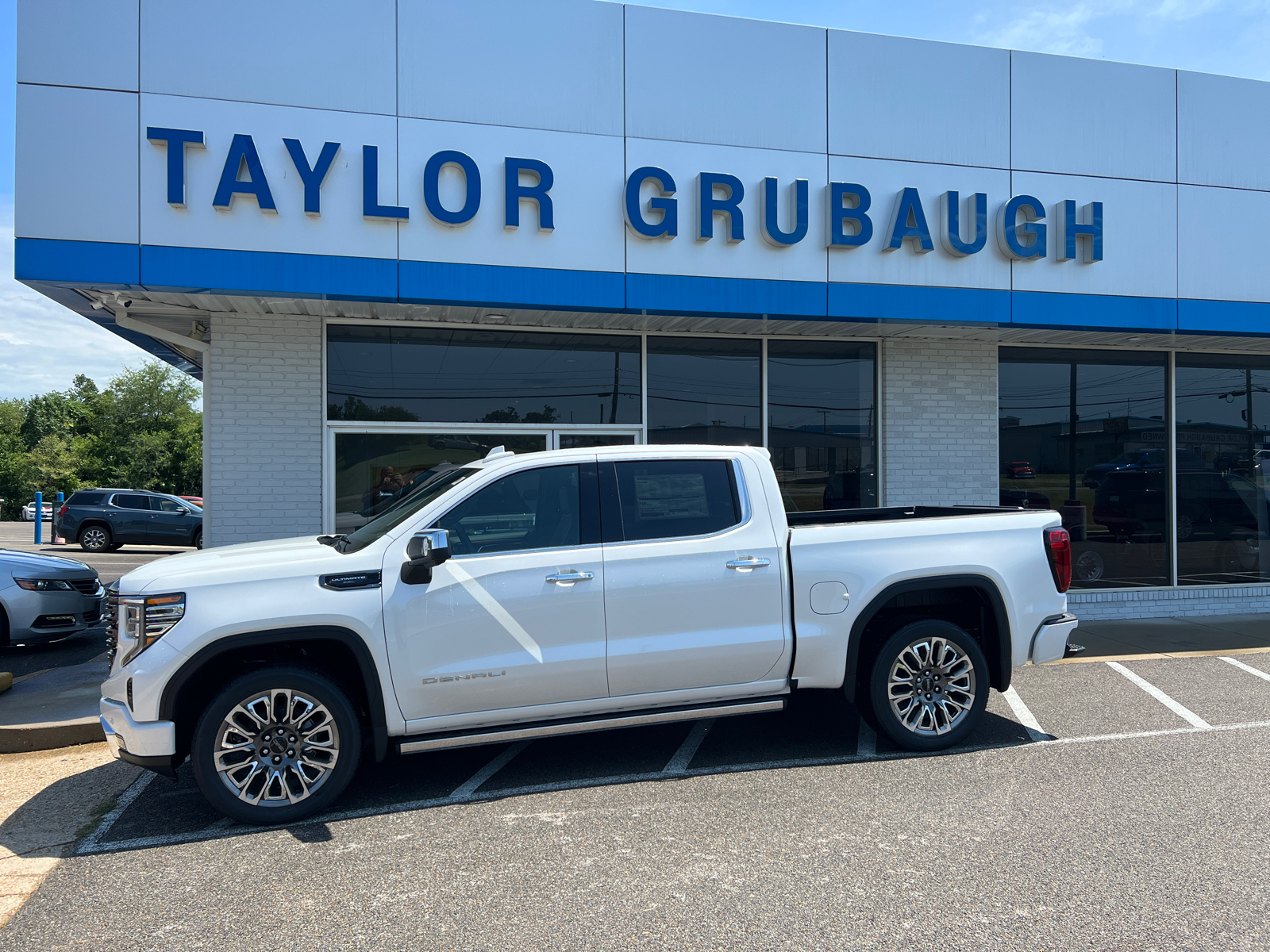 2024 GMC Sierra 1500 Denali Ultimate 1