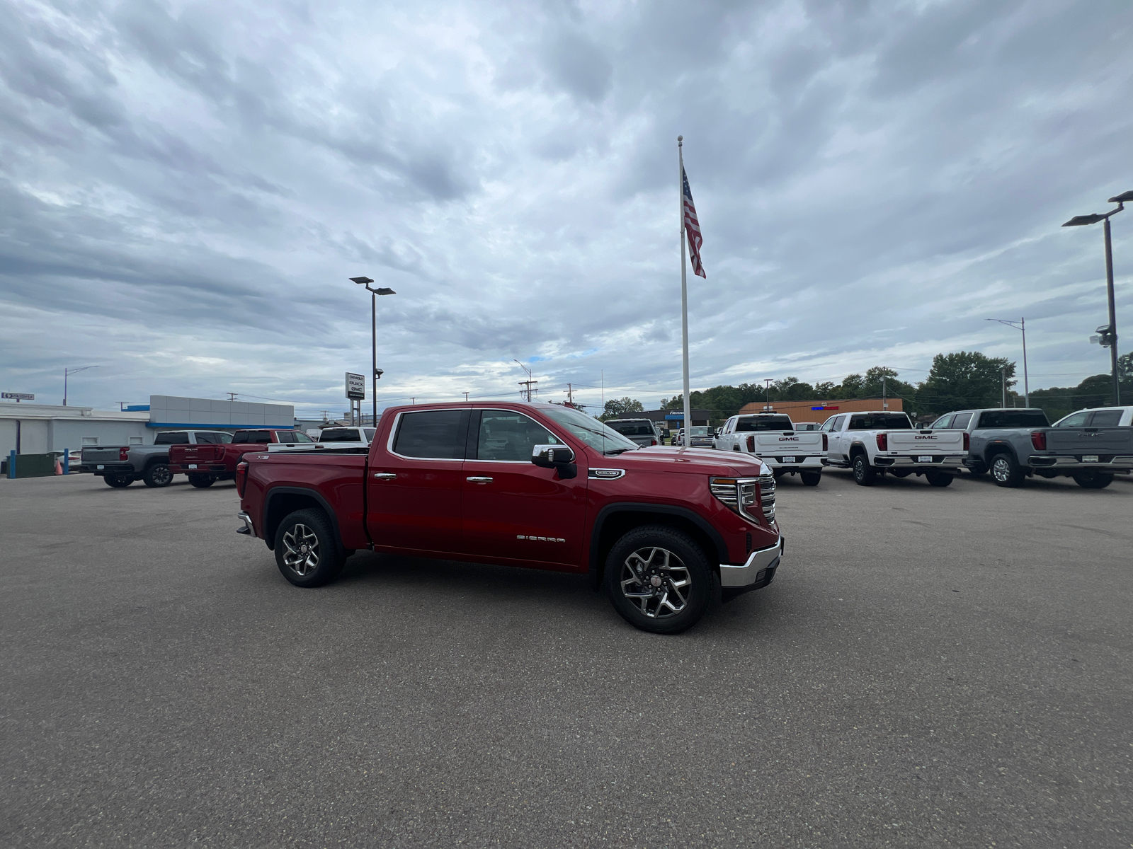 2024 GMC Sierra 1500 SLT 2