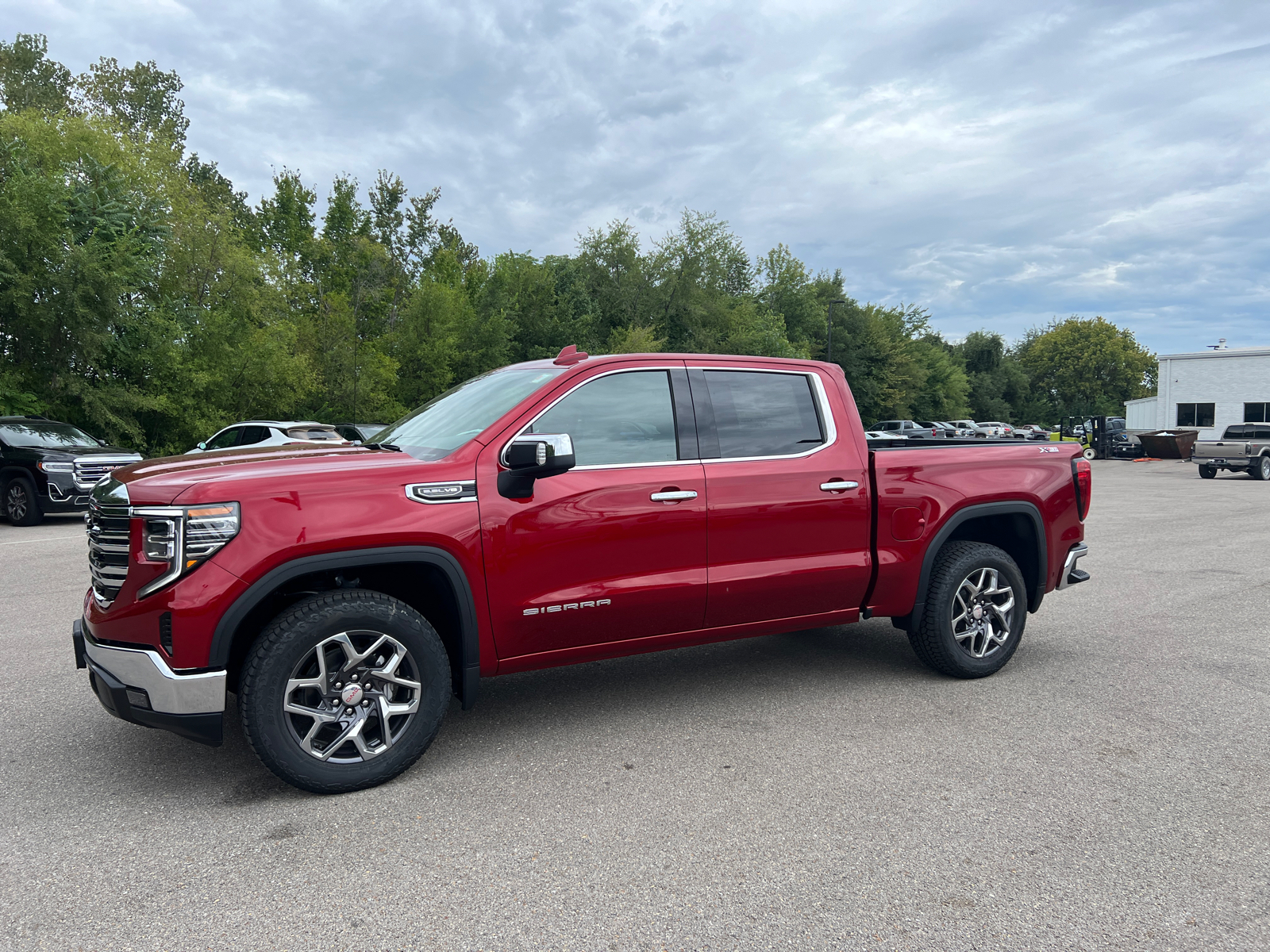 2024 GMC Sierra 1500 SLT 7