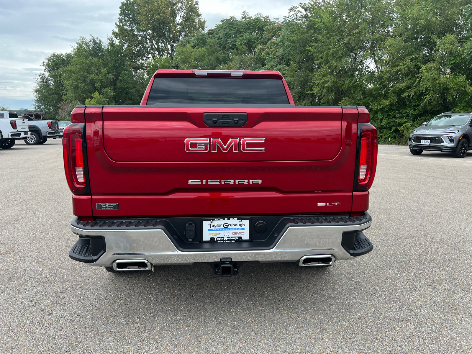 2024 GMC Sierra 1500 SLT 10