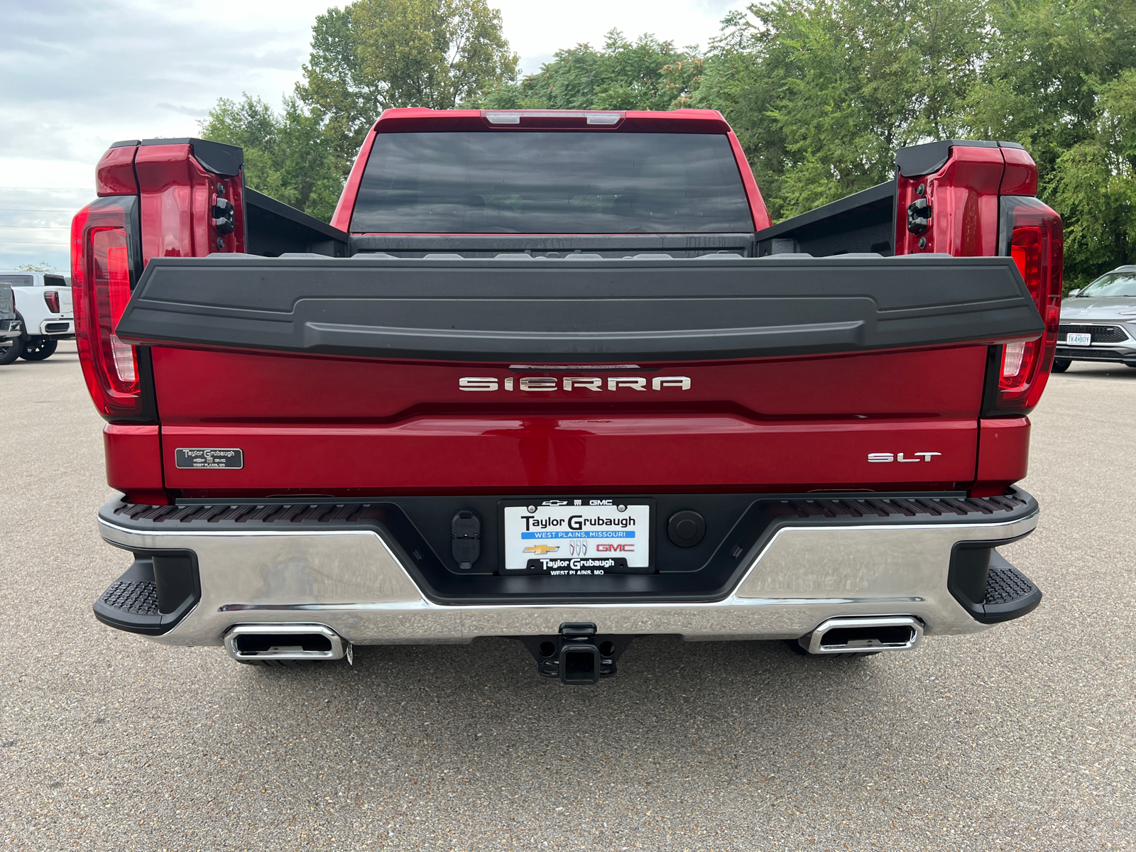 2024 GMC Sierra 1500 SLT 12