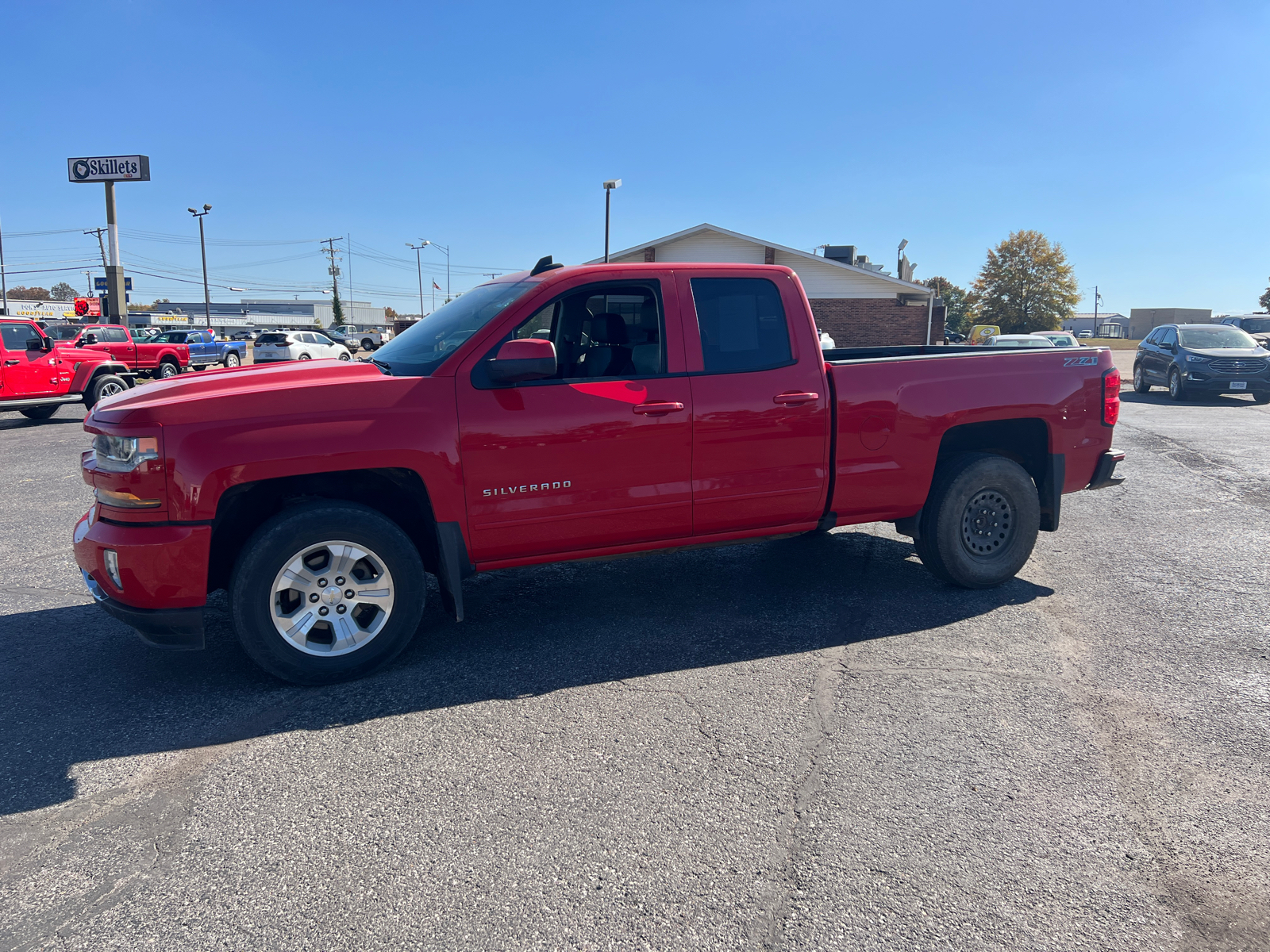 2017 Chevrolet Silverado 1500 LT 3