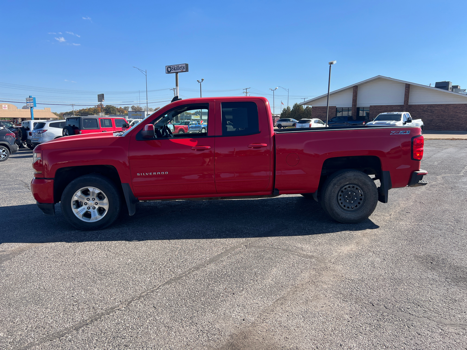 2017 Chevrolet Silverado 1500 LT 4