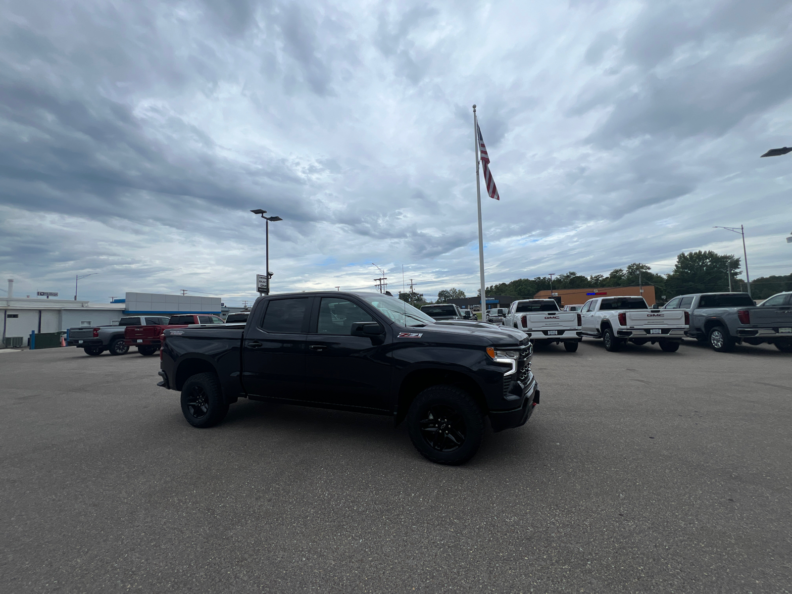 2024 Chevrolet Silverado 1500 LT Trail Boss 2