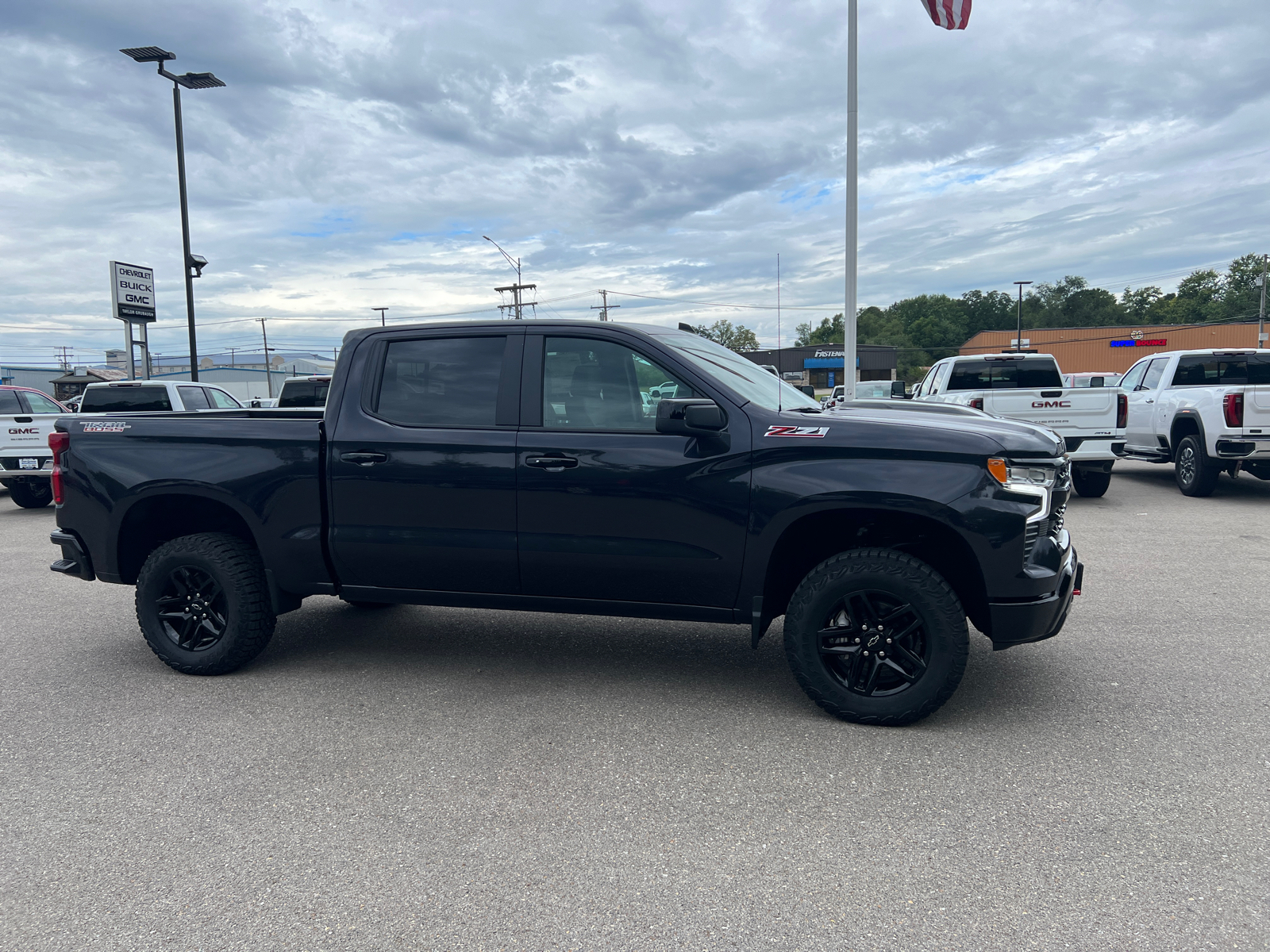 2024 Chevrolet Silverado 1500 LT Trail Boss 3