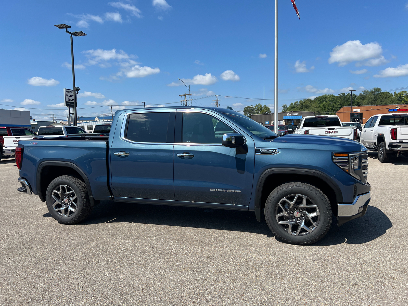 2024 GMC Sierra 1500 SLT 3