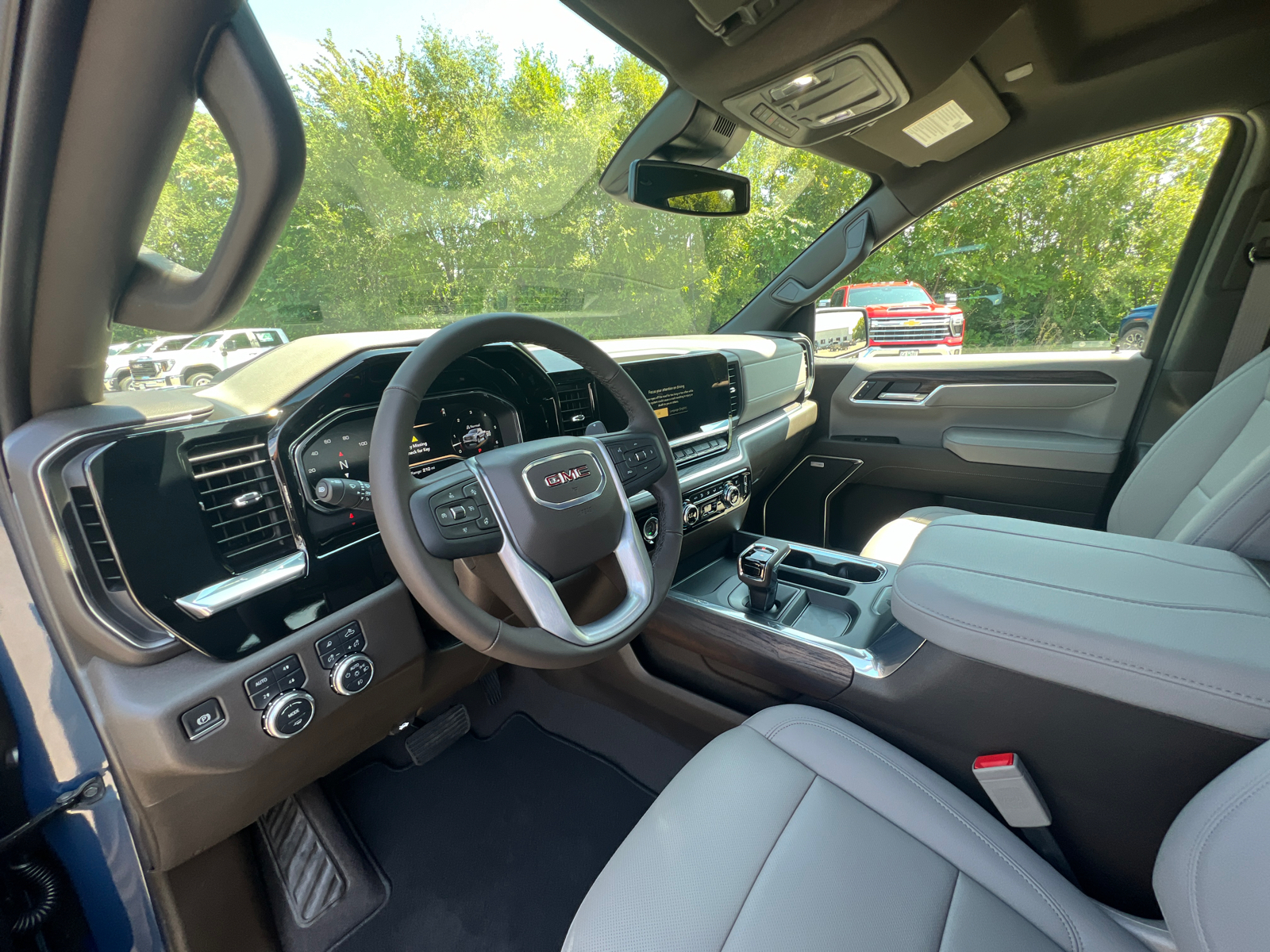 2024 GMC Sierra 1500 SLT 19