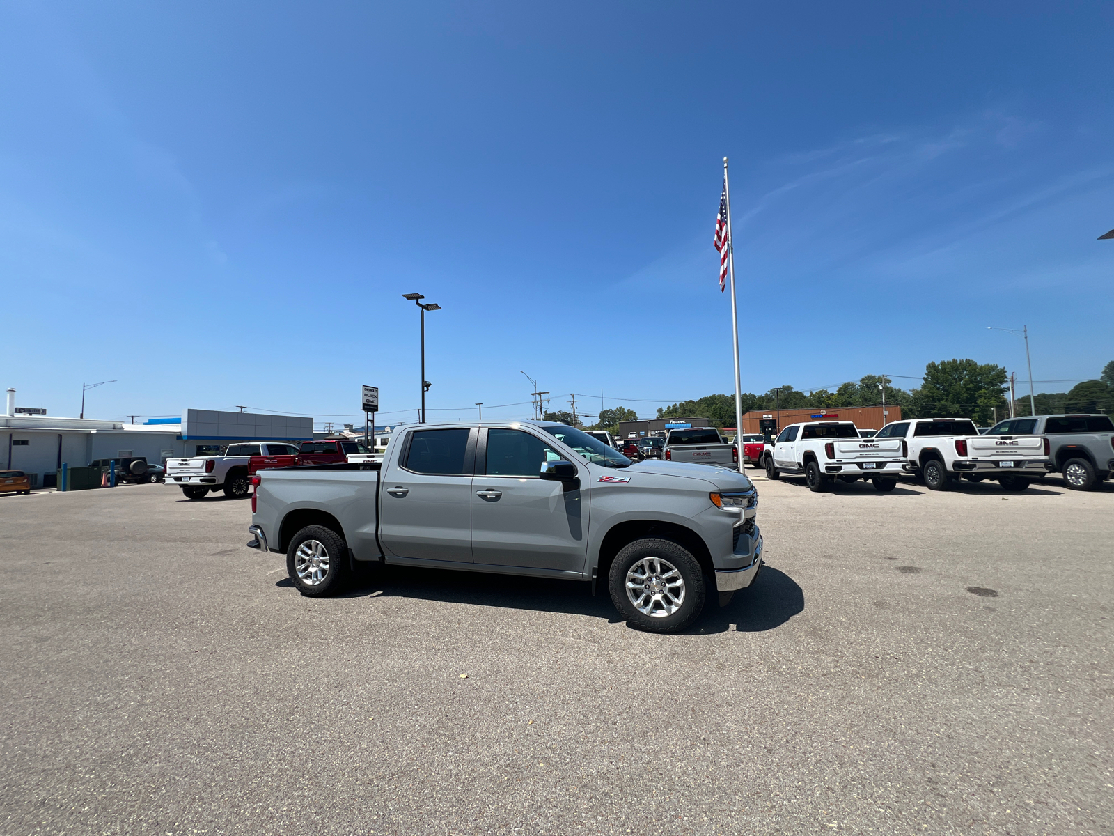 2024 Chevrolet Silverado 1500 LT 2