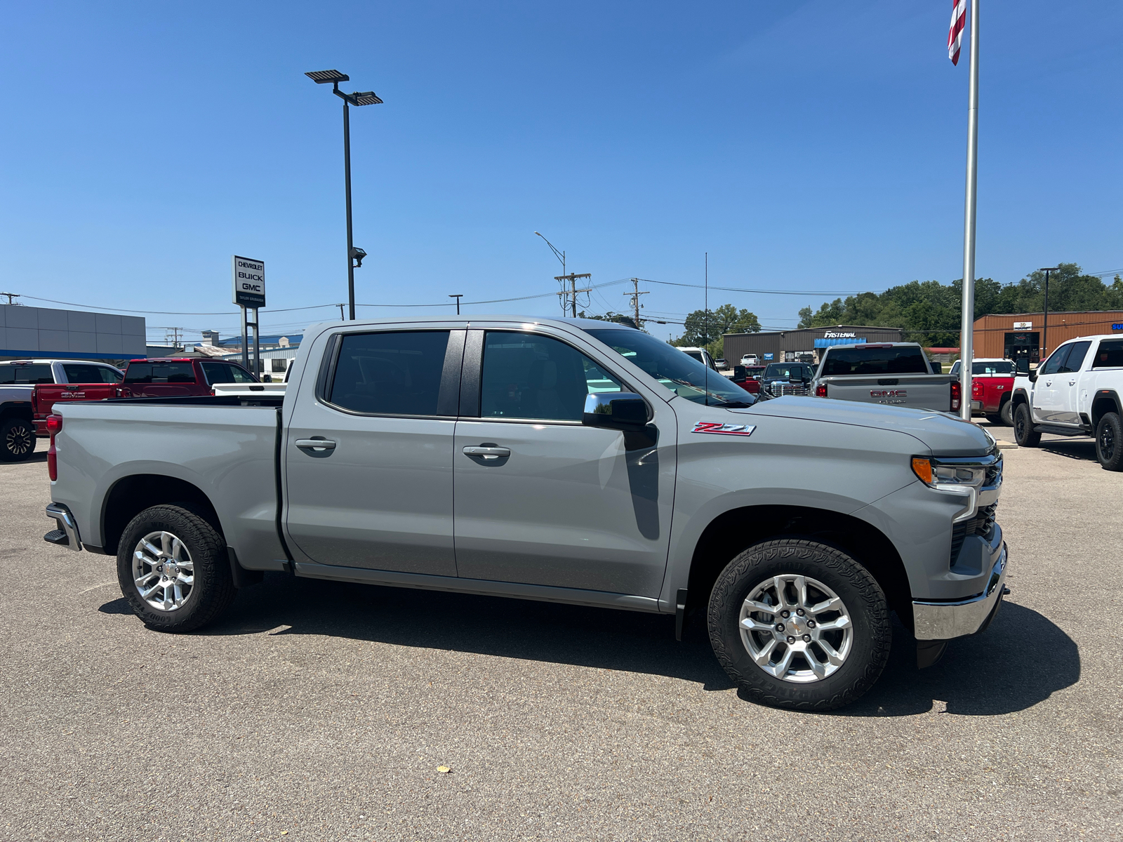 2024 Chevrolet Silverado 1500 LT 3