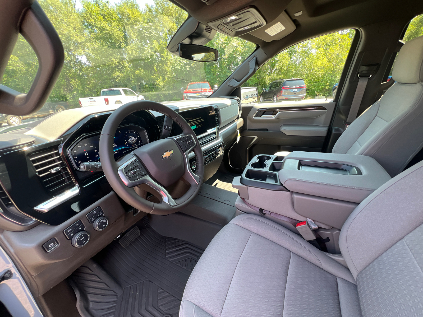 2024 Chevrolet Silverado 1500 LT 18