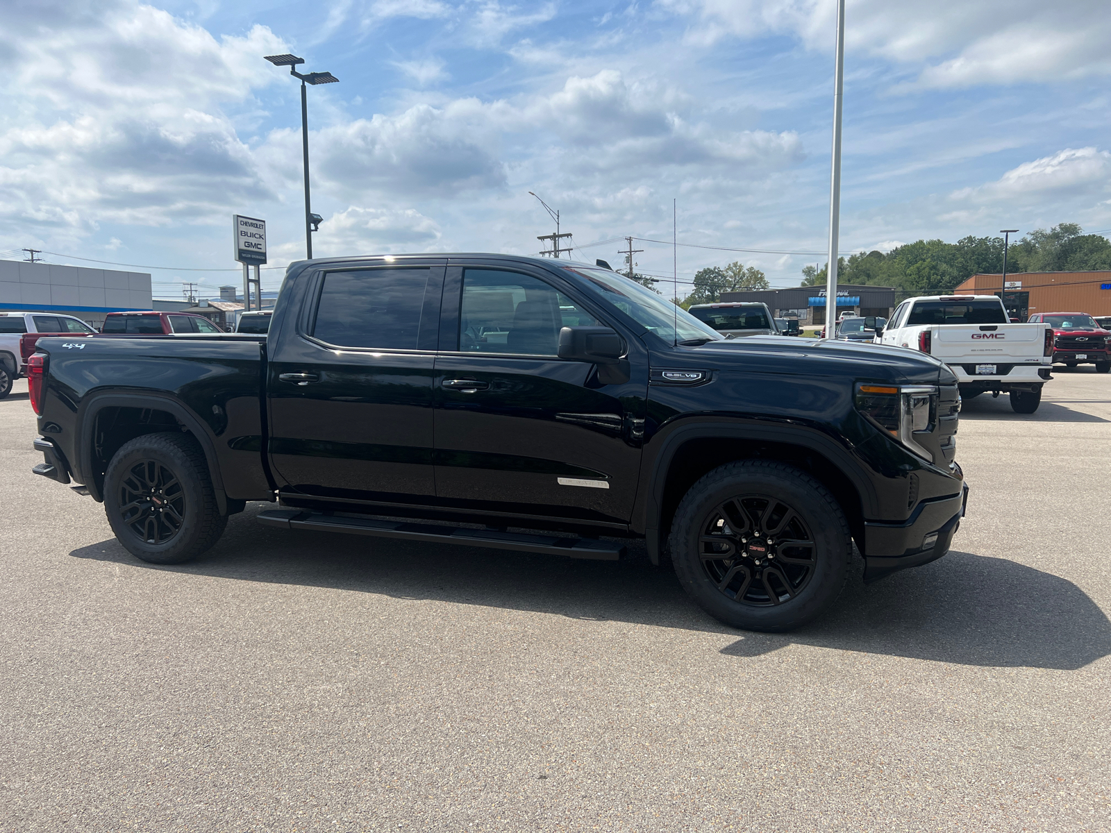 2024 GMC Sierra 1500 Elevation 3