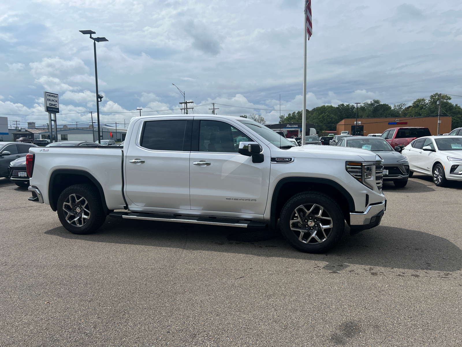 2024 GMC Sierra 1500 SLT 3