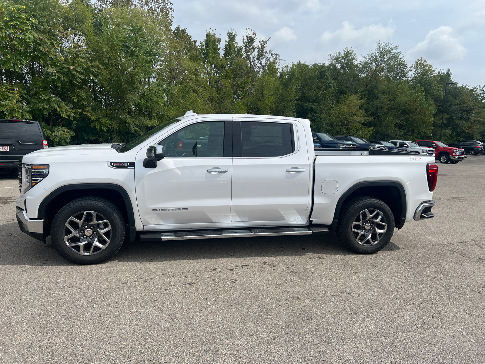 2024 GMC Sierra 1500 SLT 9