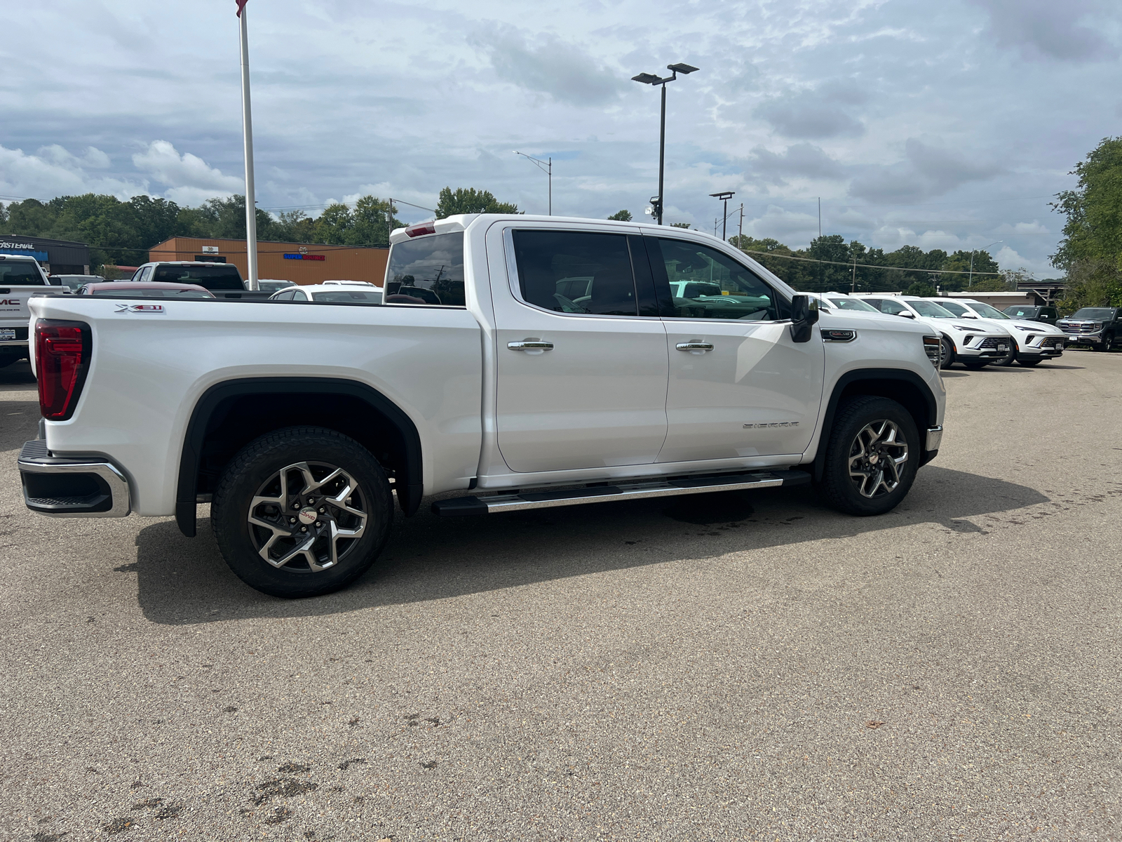 2024 GMC Sierra 1500 SLT 15