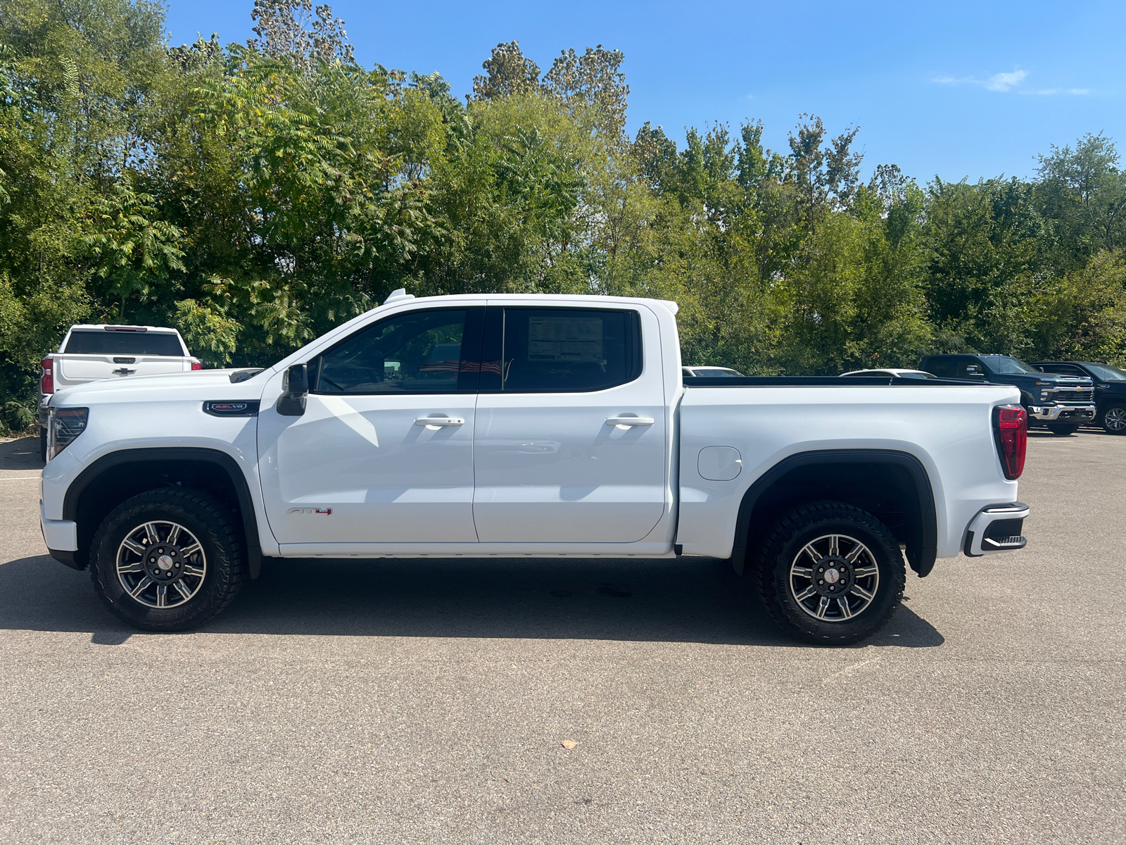 2024 GMC Sierra 1500 AT4 8