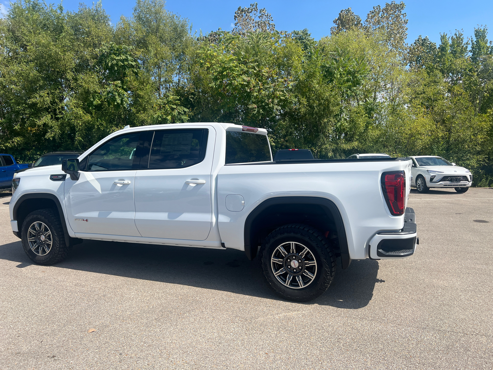 2024 GMC Sierra 1500 AT4 9