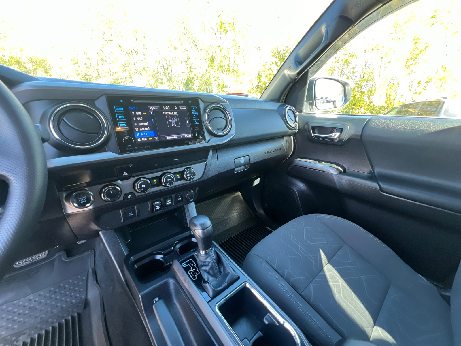 2019 Toyota Tacoma 4WD  23