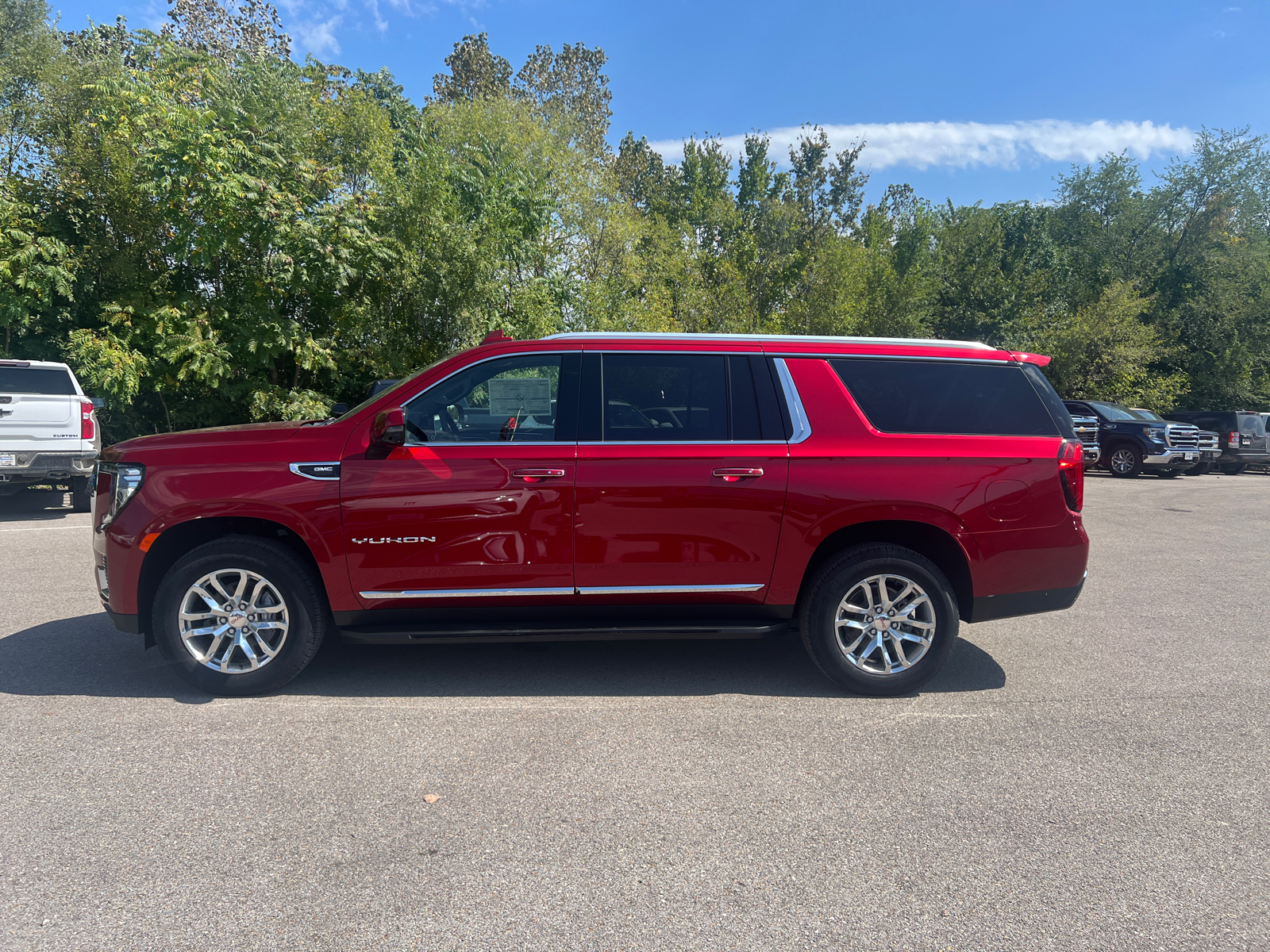 2024 GMC Yukon XL SLT 8