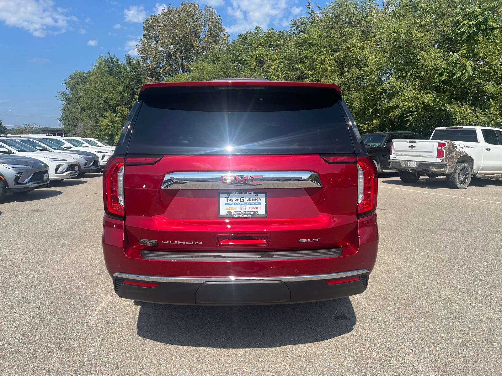 2024 GMC Yukon XL SLT 10