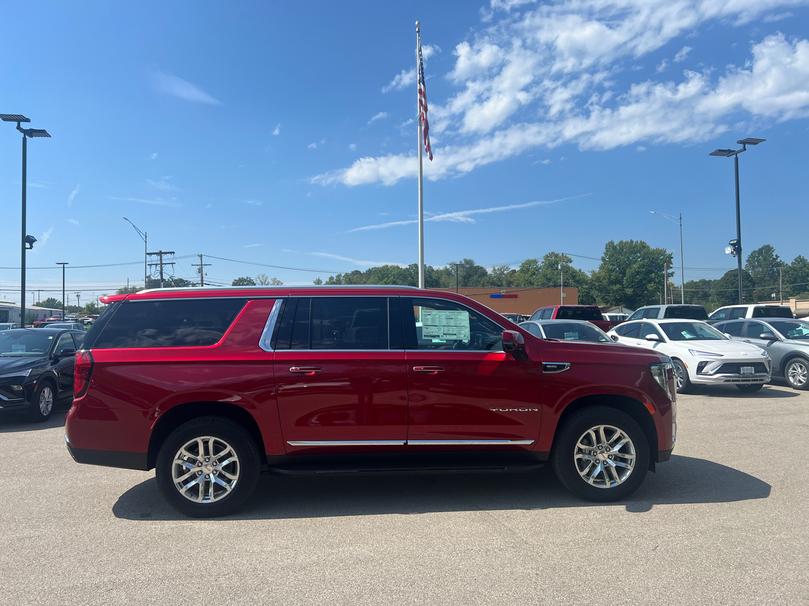 2024 GMC Yukon XL SLT 17