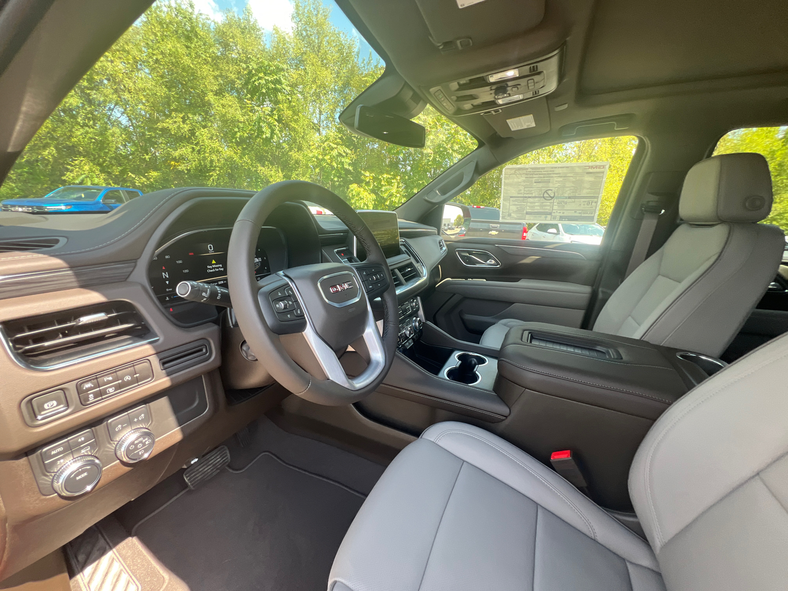 2024 GMC Yukon XL SLT 21