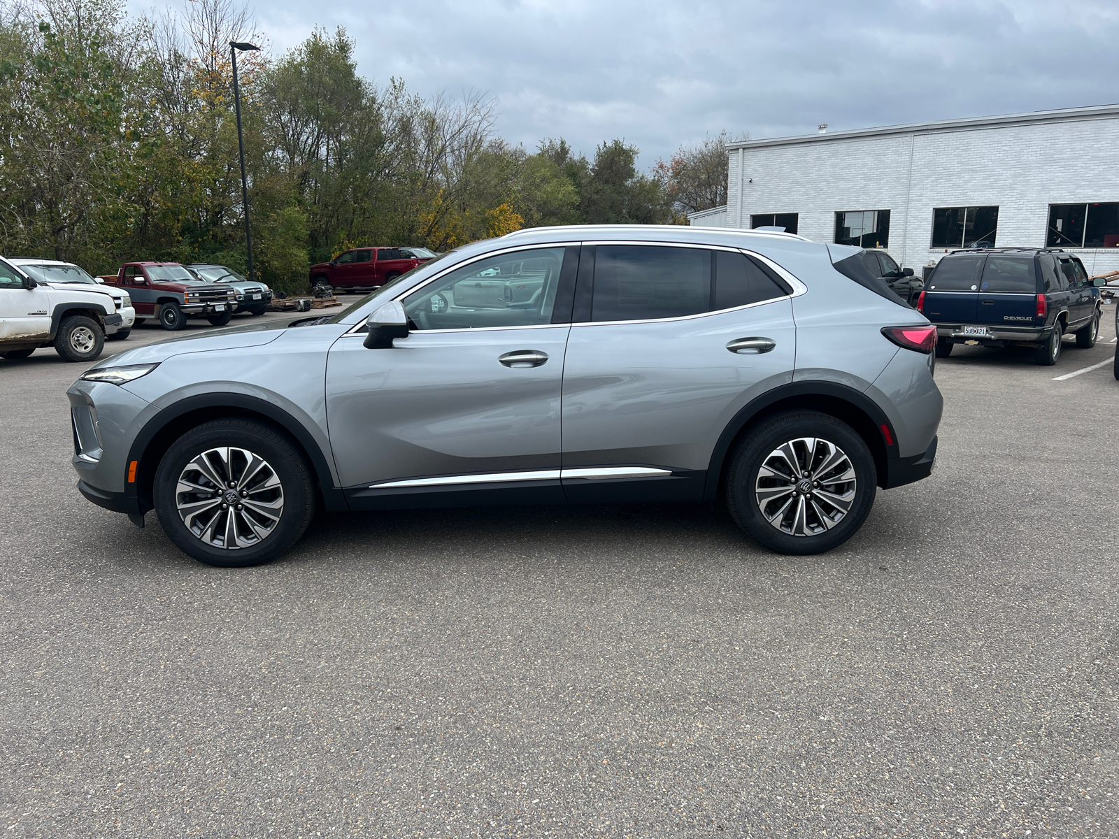 2024 Buick Envision Preferred 8