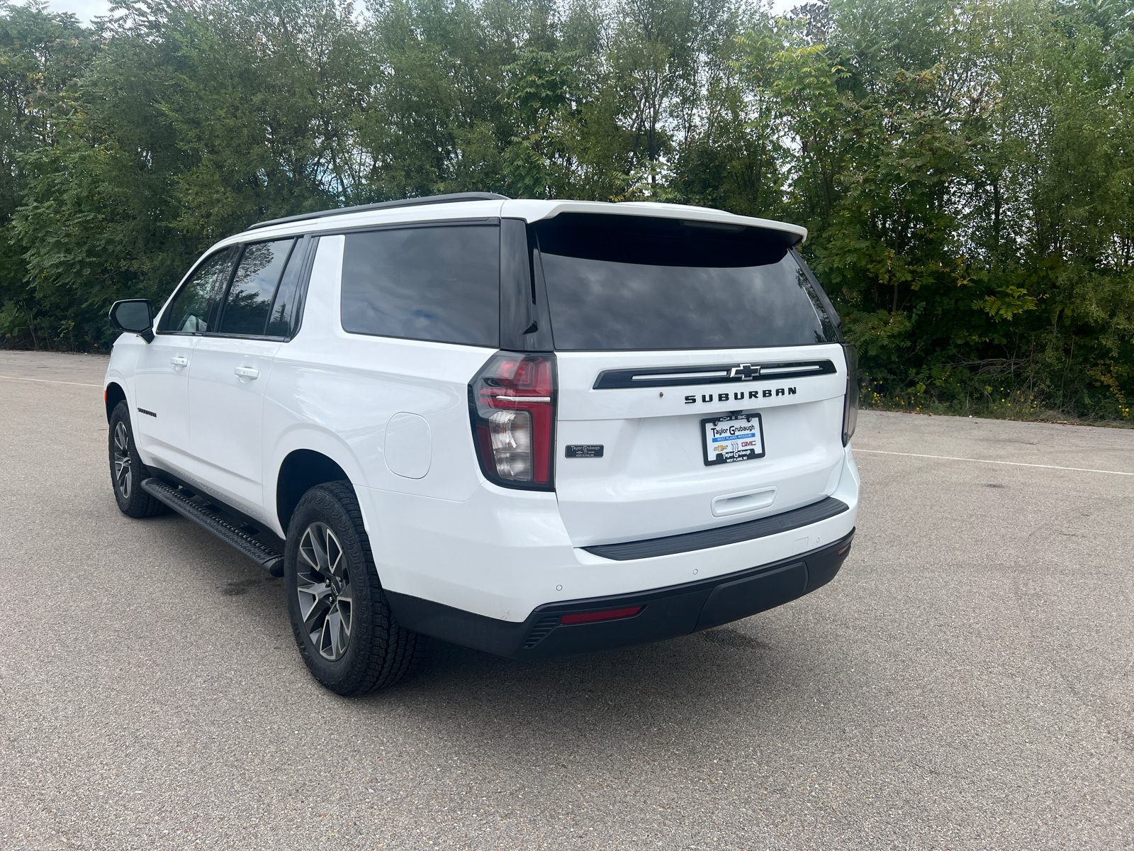 2024 Chevrolet Suburban Z71 10