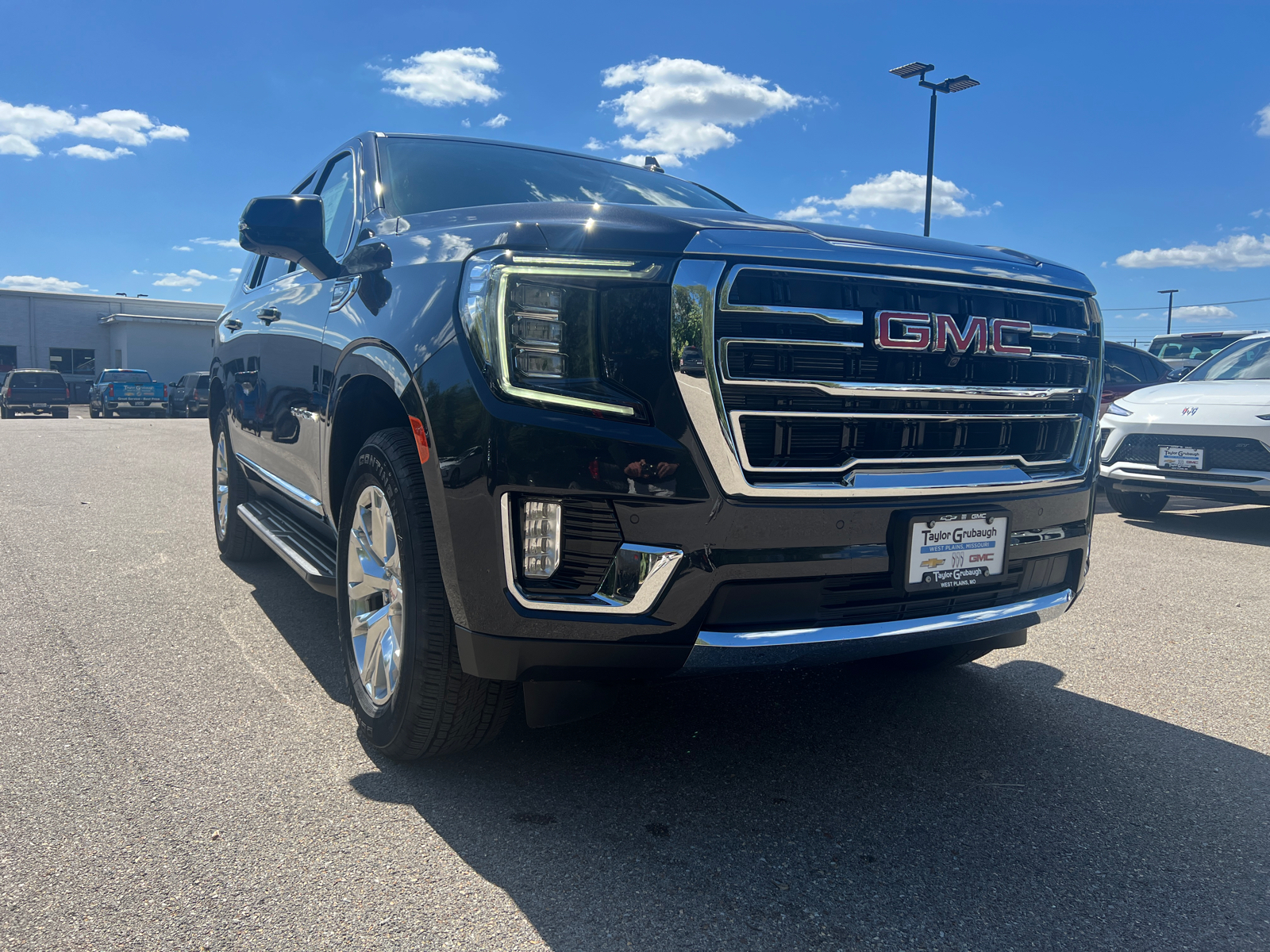 2024 GMC Yukon SLT 5