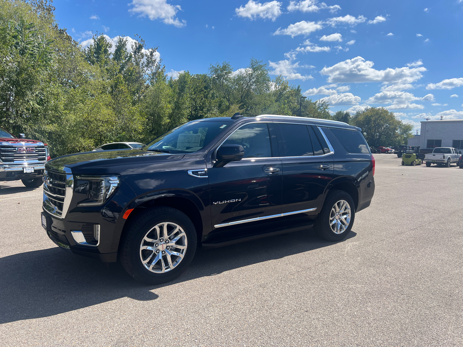 2024 GMC Yukon SLT 7