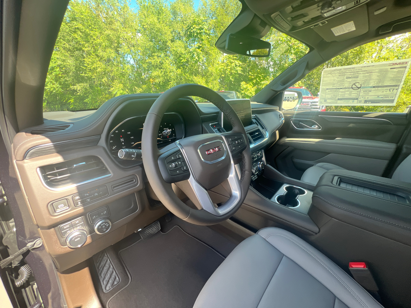 2024 GMC Yukon SLT 21