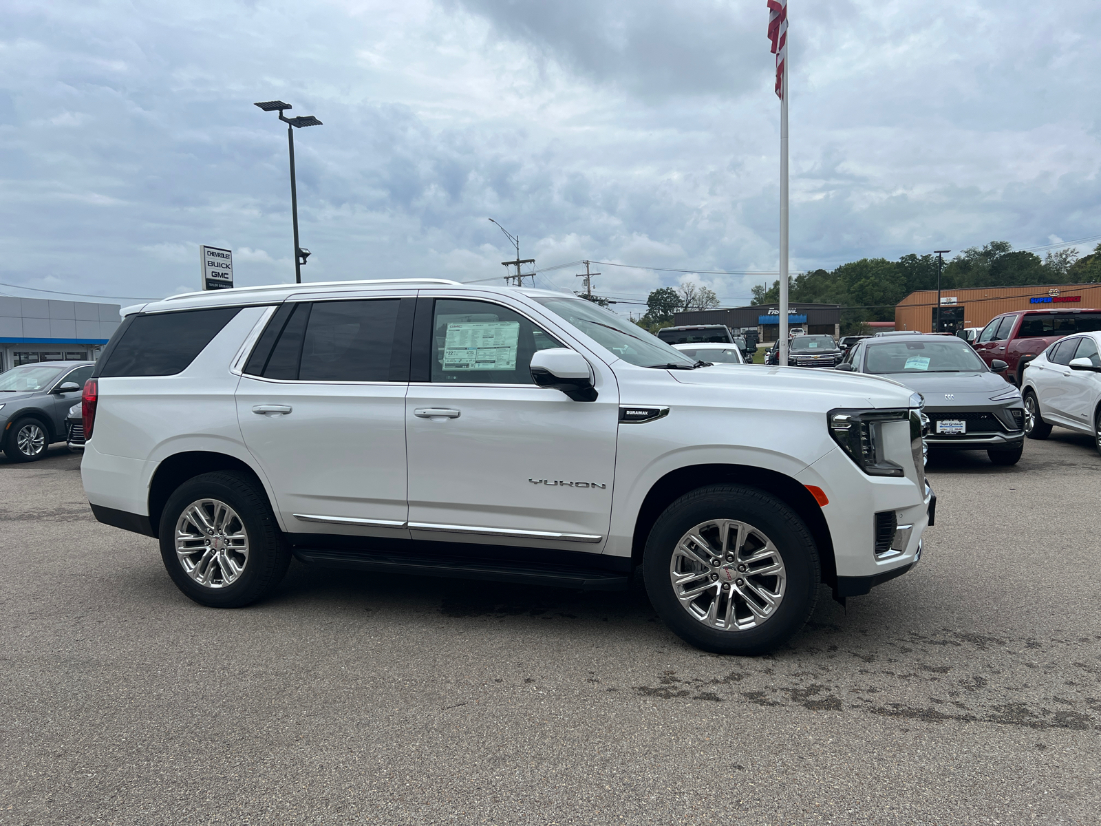 2024 GMC Yukon SLT 3