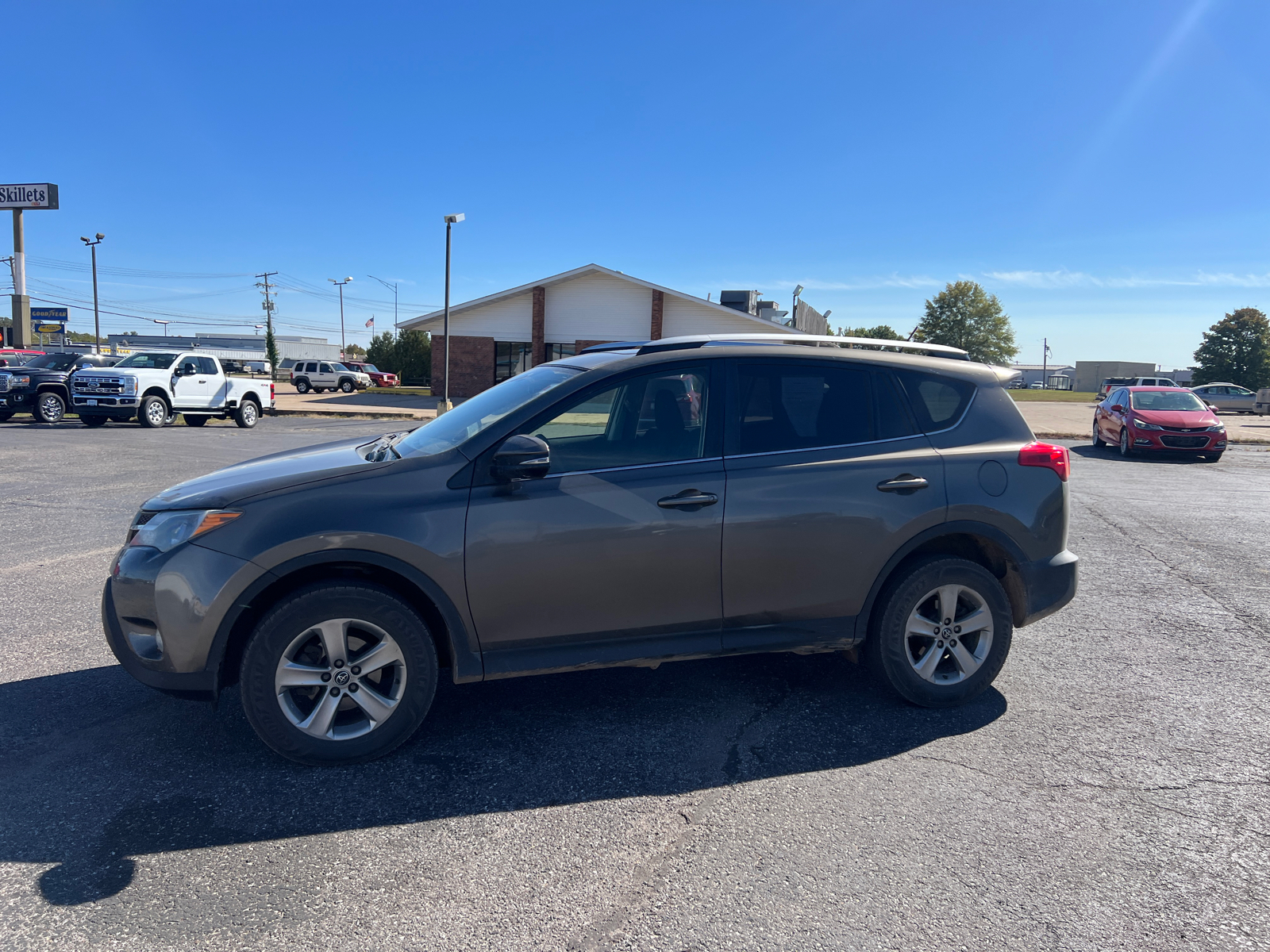 2015 Toyota RAV4 XLE 3