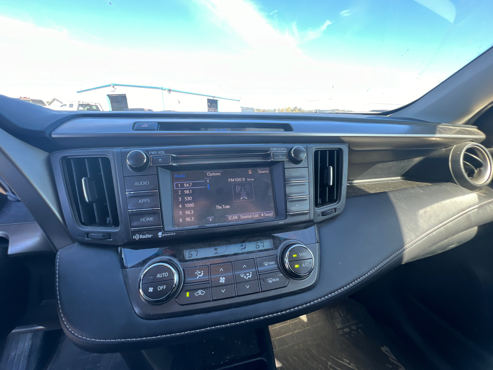 2015 Toyota RAV4 XLE 15