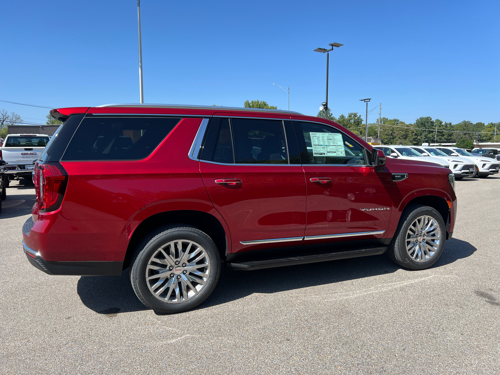 2024 GMC Yukon SLT 16