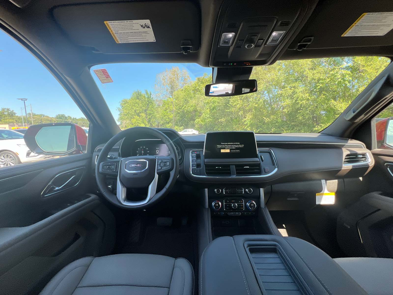 2024 GMC Yukon SLT 34